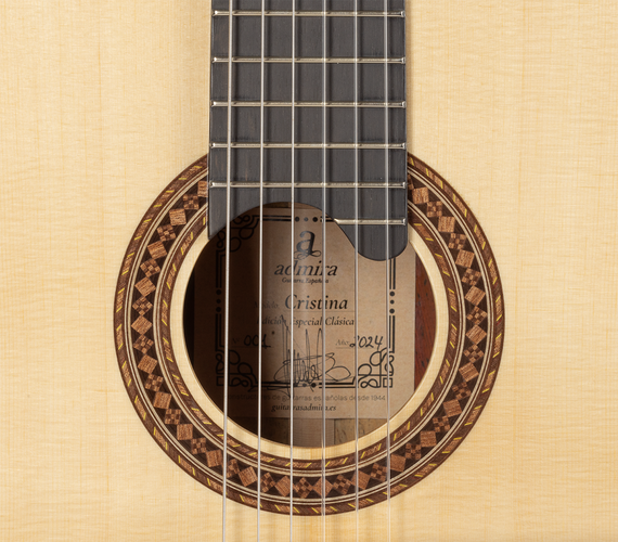 Admira Cristina - gitara klasyczna